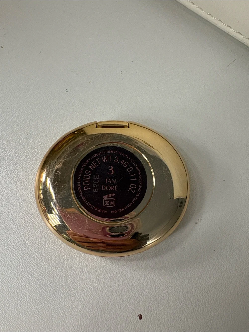 Charlotte Tilbury Tan Powder Compact - Gold Finish